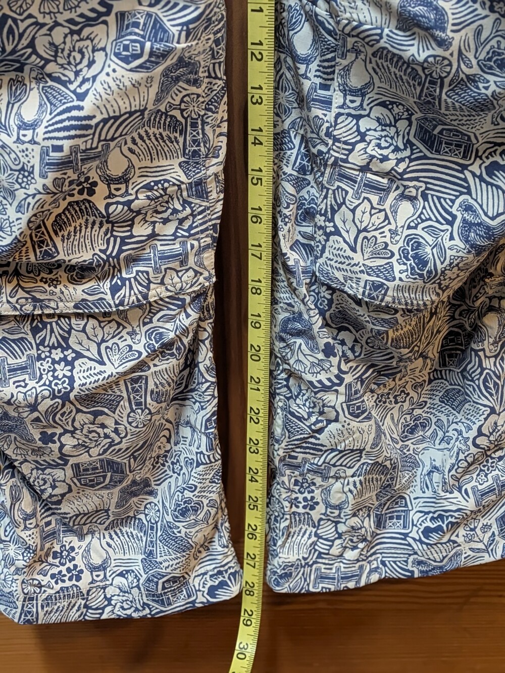 Duluth Trading Co Women's XL Heirloom Gardening Bib Overalls Blue/White Farm - Picture 6 of 16